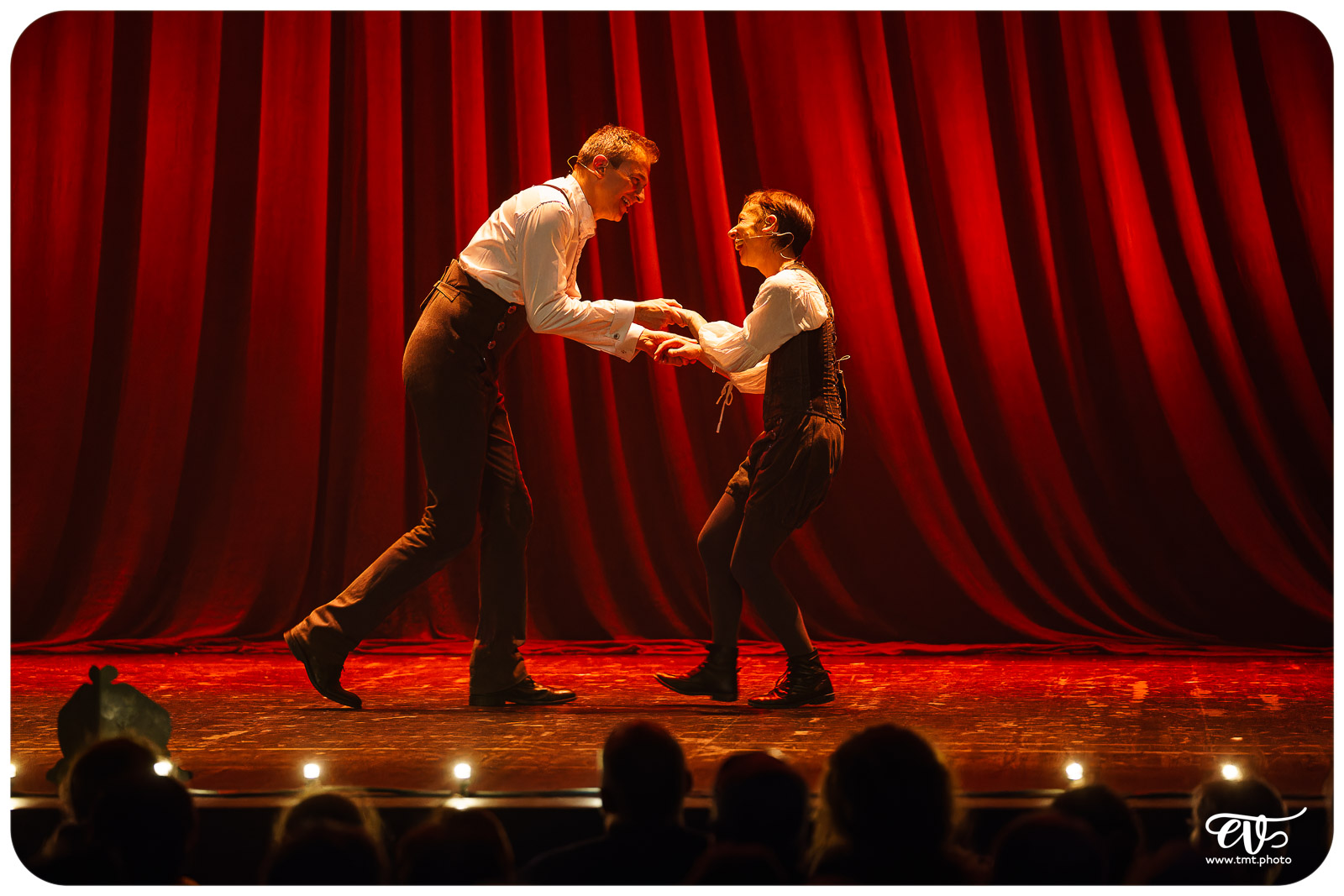 LA CLAQUE (FRED RADIX)